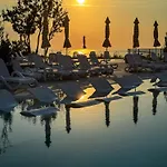 Luxury Sea View With Access - Parking & Heated Pool Varna