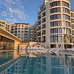 Luxury Sea View With Access - Parking & Heated Pool * Varna