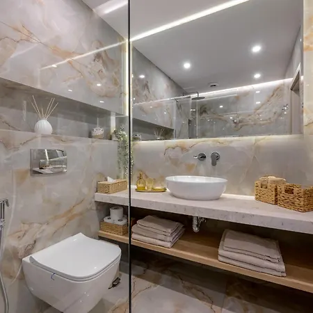 Luxury Sea View With Access - Parking & Heated Pool Apartment Warna