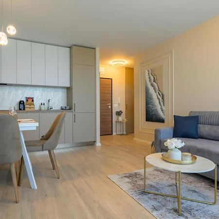 شقة Luxury Sea View With Access - Parking & Heated Pool فارنا