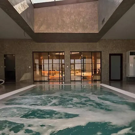 Luxury Sea View With Access - Parking & Heated Pool