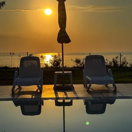 Luxury Sea View With Access - Parking & Heated Pool